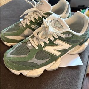 New Balance Green and Gray Sneakers